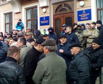 Через блокування Тернопільської міської ради представниками ВО «Свобода» депутати фракції БПП «Солідарність» не змогли потрапити на пленарне засідання чергової сесії