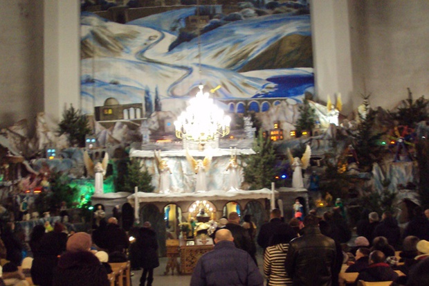 У Тернопільському храмі Святого Петра  – знову найбільша в Україні шопка 2017 h